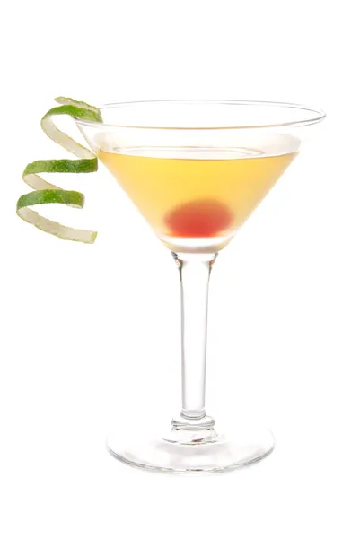 Gelber Bananen-Martini-Cocktail im Martinisglas mit Limetten-Twist — Stockfoto