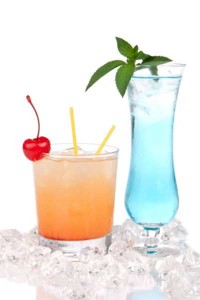 Blauwe margarita cocktail, long island iced thee en tequila sunris — Stockfoto