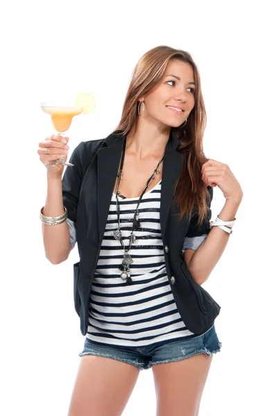 Žena pití margarita koktejl — Stock fotografie