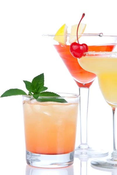 Cocktails blau hawaiianisch, Mojito; tropischer Martini, Tequila — Stockfoto