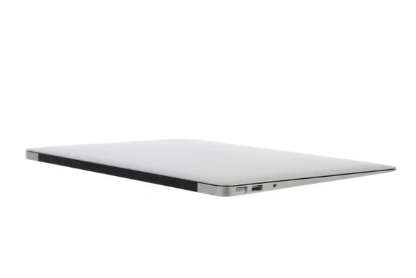 Nuevo ordenador portátil de aluminio plateado delgado de alta velocidad —  Fotos de Stock