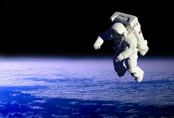 O astronauta no espaço sideral — Fotografia de Stock