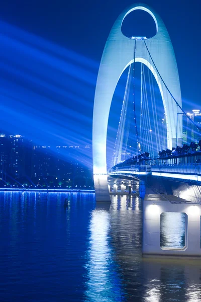 Bridge Night scéna s bodovým světlem — Stock fotografie