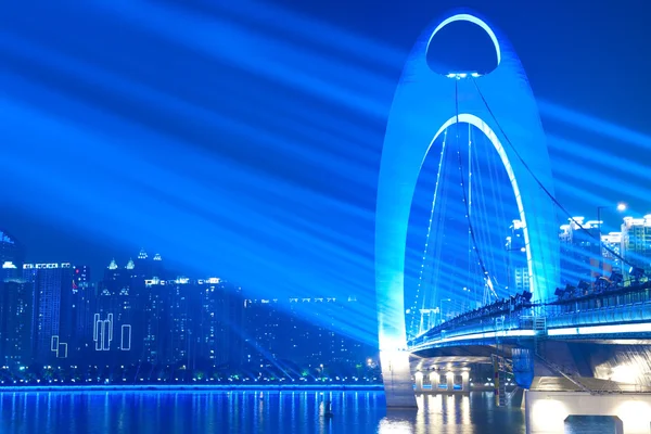 Adegan Bridge Night dengan cahaya spot — Stok Foto