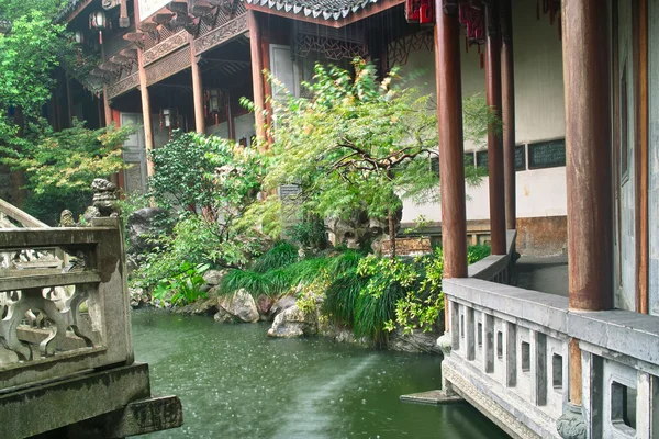中国の伝統的なスタイルの庭園 — ストック写真