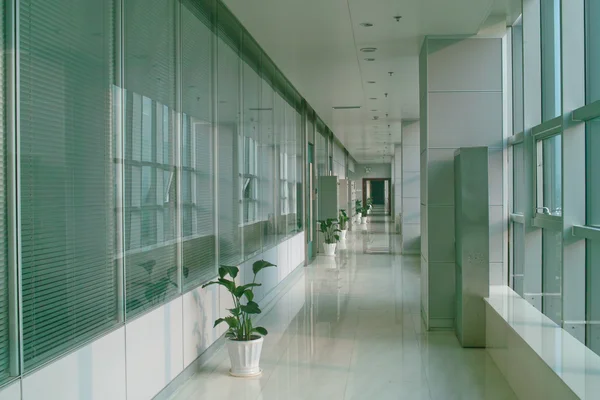 Corridoio edificio per uffici — Foto Stock