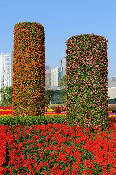 Flowers pillars — Stock Photo, Image