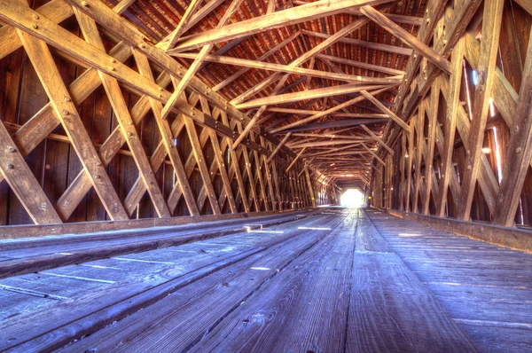 Interior del puente cubierto Watson Mill —  Fotos de Stock