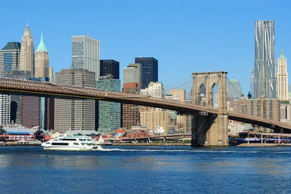 River Cruise on the East River — Stock Photo, Image