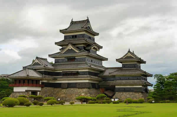 松本城堡在松本，日本 — 图库照片