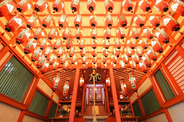 Головний храм на Minatogawa храм — стокове фото