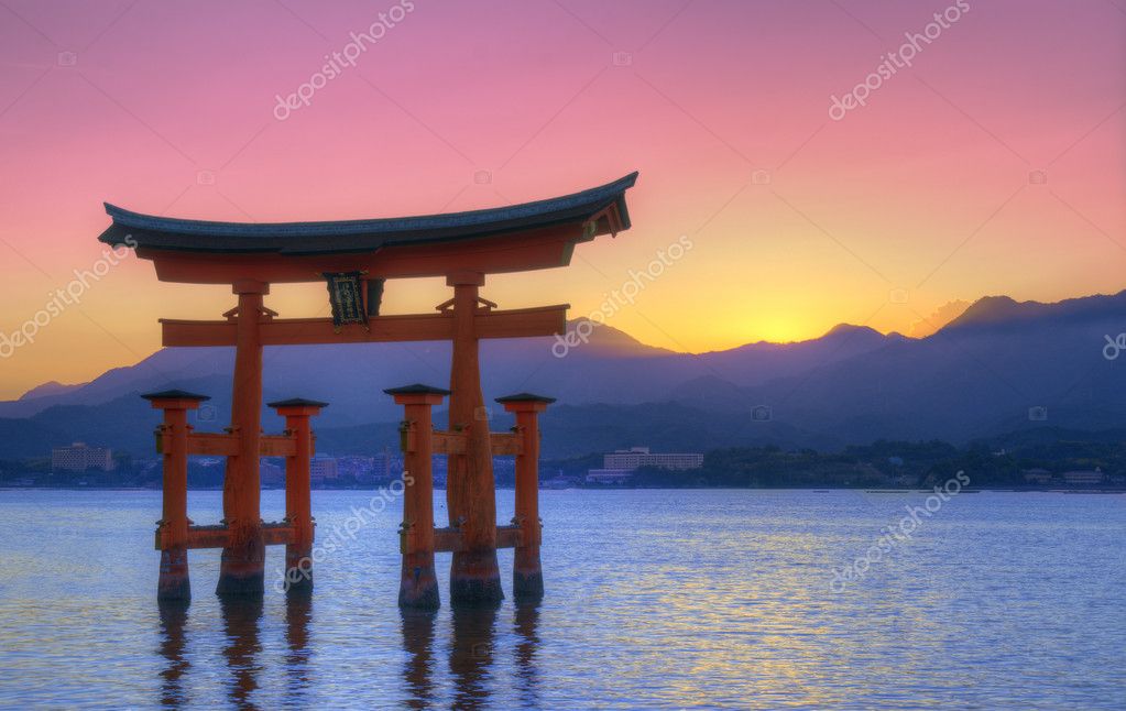 Miyajima Shrine at Sunset, Miyajima, Japan скачать