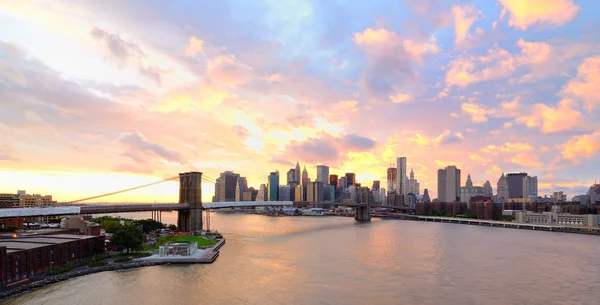 Línea del horizonte de Manhattan —  Fotos de Stock