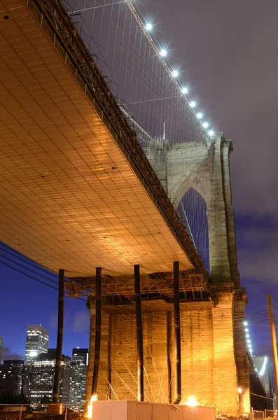 Under the Brooklyn Bridge — Stock Photo, Image