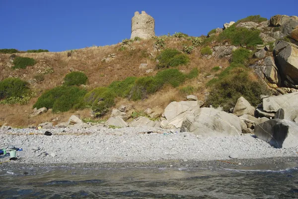 Сарасенська вежа на калабрійському узбережжі — стокове фото