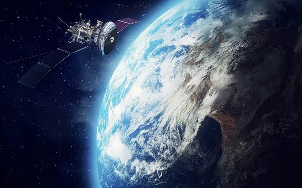 Satellit und Erde — Stockfoto
