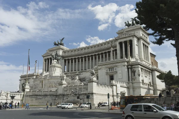 Victor Emmanuel monument side view — Stock Photo, Image
