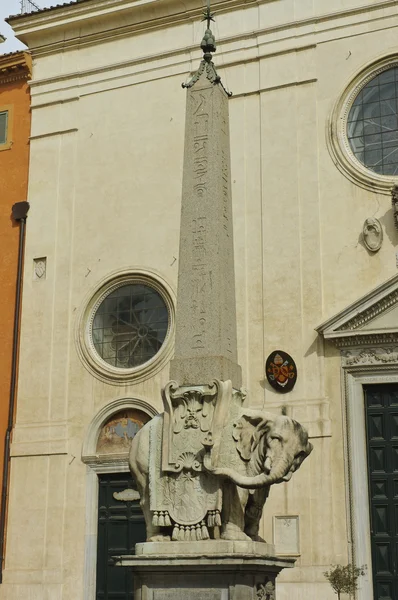 Obelisk v piazza della rotonda — Stock fotografie