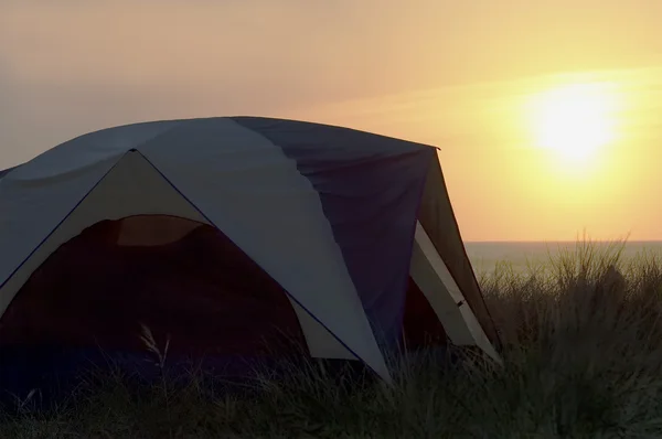 日没のキャンプ — ストック写真
