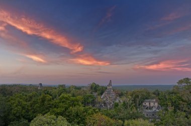 Tikal günbatımı