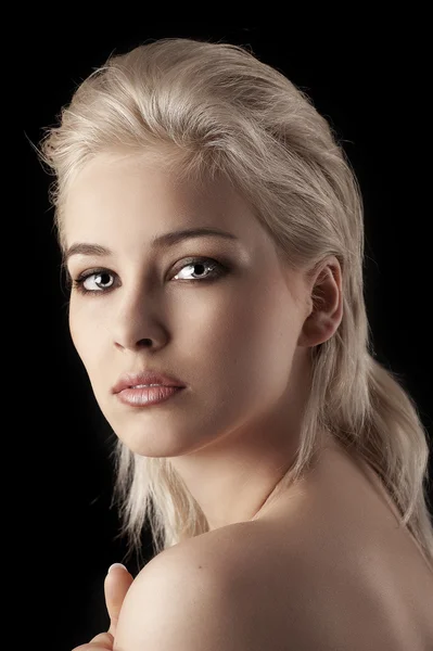 Piękno portret dziewczyny, włosy krótkie blond — Zdjęcie stockowe