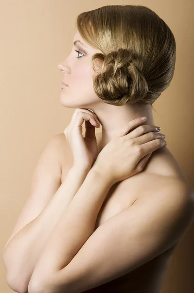 Gamla mode porträtt av blond kvinna — Stockfoto