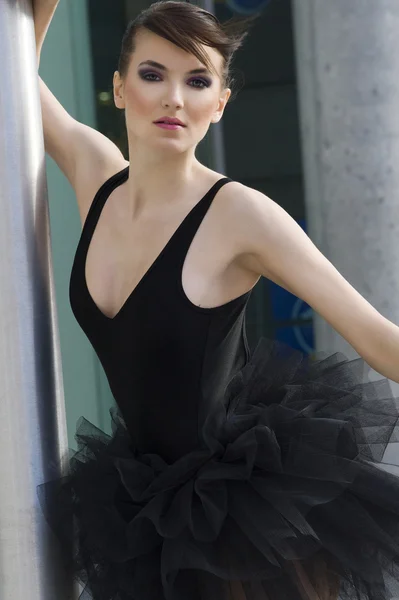 Ritratto all'aperto della giovane ballerina — Foto Stock