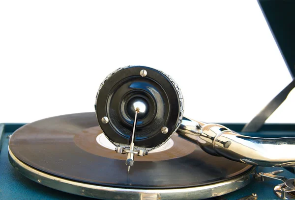 白い背景に分離されたアンティーク古いプレーヤー (蓄音機) — ストック写真
