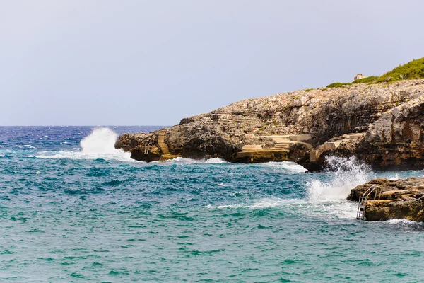 Rock at the sea — Stock Photo, Image