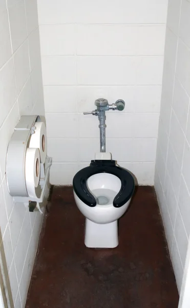 Eski Tuvalet kabini — Stok fotoğraf