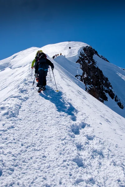 Climbers groups on Mont Blanc massif — Stock Photo, Image