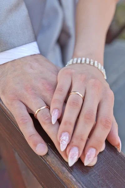 Ring on a finger of the bride — Stock Photo, Image