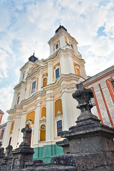 Antigo Colégio Jesuíta na cidade de Kremenets (Ucrânia ). — Fotografia de Stock
