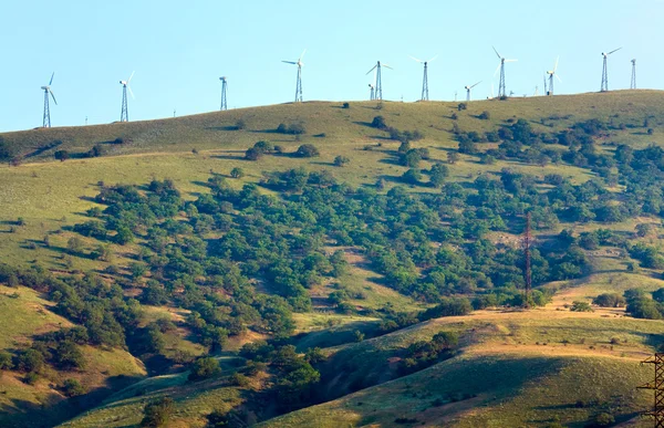 Wind-driven generator on the ridge (Meganom, Crimea) — Stock Photo, Image