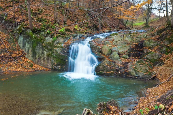 洛基秋季流上的瀑布 — 图库照片