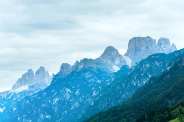 Dolomites dağ yaz görünümü