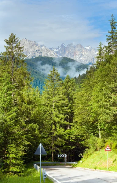 Zomer mening van de berg van de Dolomieten — Stockfoto