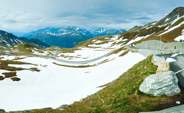 Alpen zomer panorama. — Stockfoto