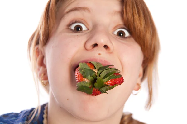 Bouche pleine de fraise — Photo