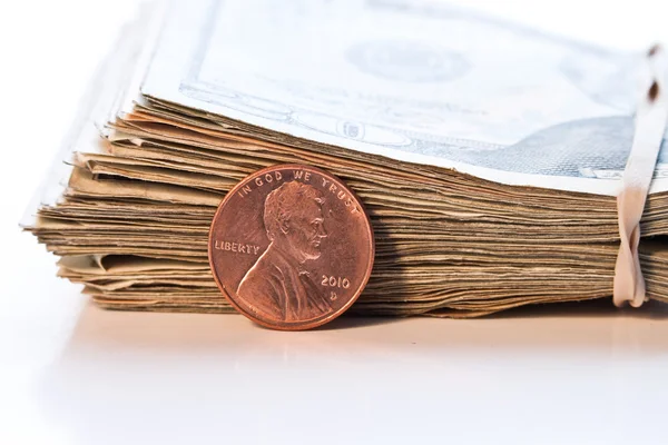 Papírové peníze a mědi — Stock fotografie