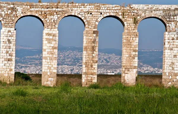 Acueducto romano en Akko  . — Foto de Stock