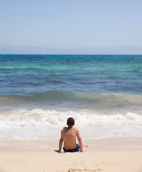 Boy on a beach — Stock Photo, Image