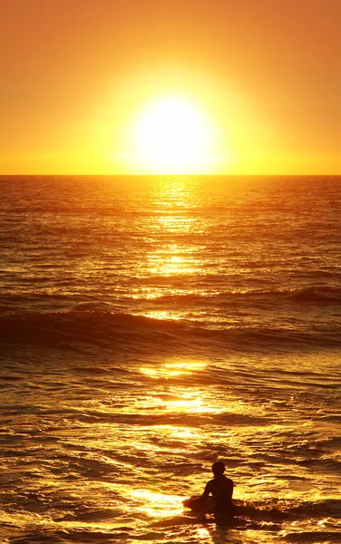 Zachód słońca surf — Zdjęcie stockowe