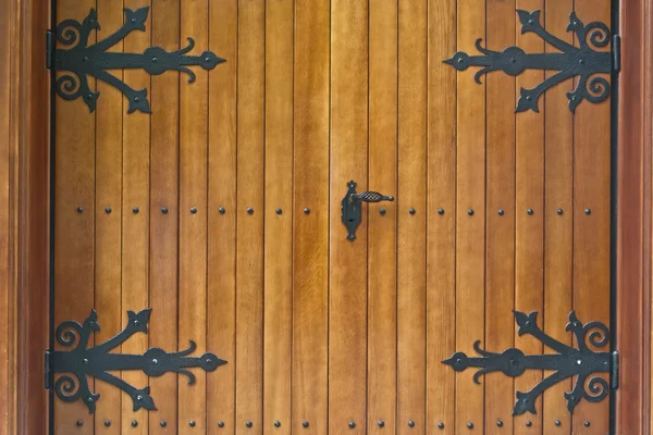 Holztür aus alten Zeiten — Stockfoto