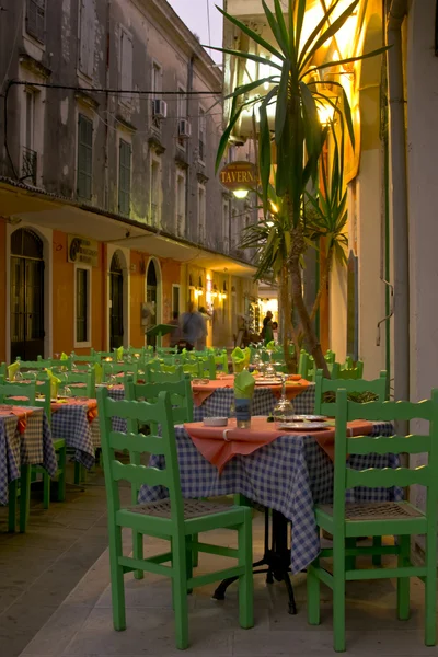 美丽的希腊小酒馆日落风景 — 图库照片
