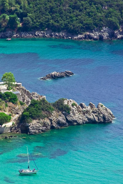 Paleokastritsa golfo na ilha de Corfu, Grécia — Fotografia de Stock
