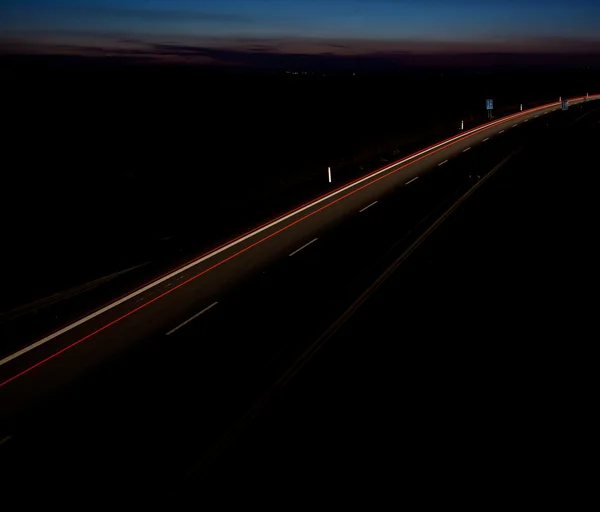 高速道路上で高速移動車 — ストック写真