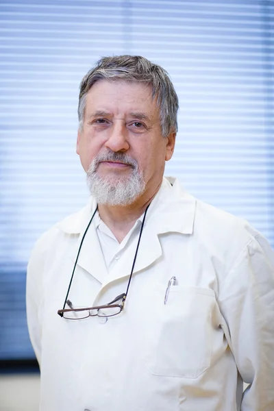 Renowned scientist/doctor in a research center/hospital laborato — Stock Photo, Image