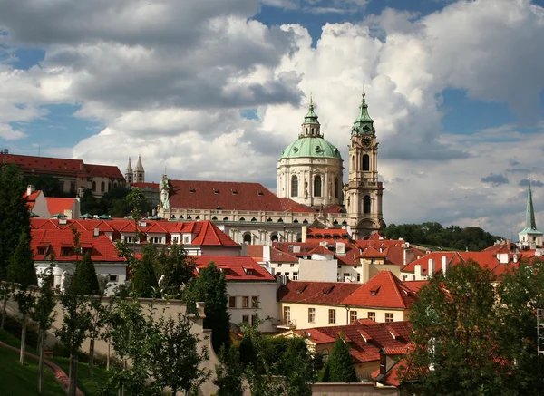 Praga, República Checa - Vista od Hradcany com o esplêndido baro — Fotografia de Stock