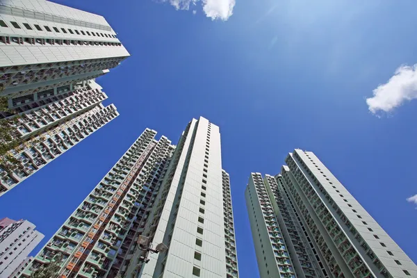 Zatłoczonym budynku mieszkalnego w hong Kongu — Zdjęcie stockowe